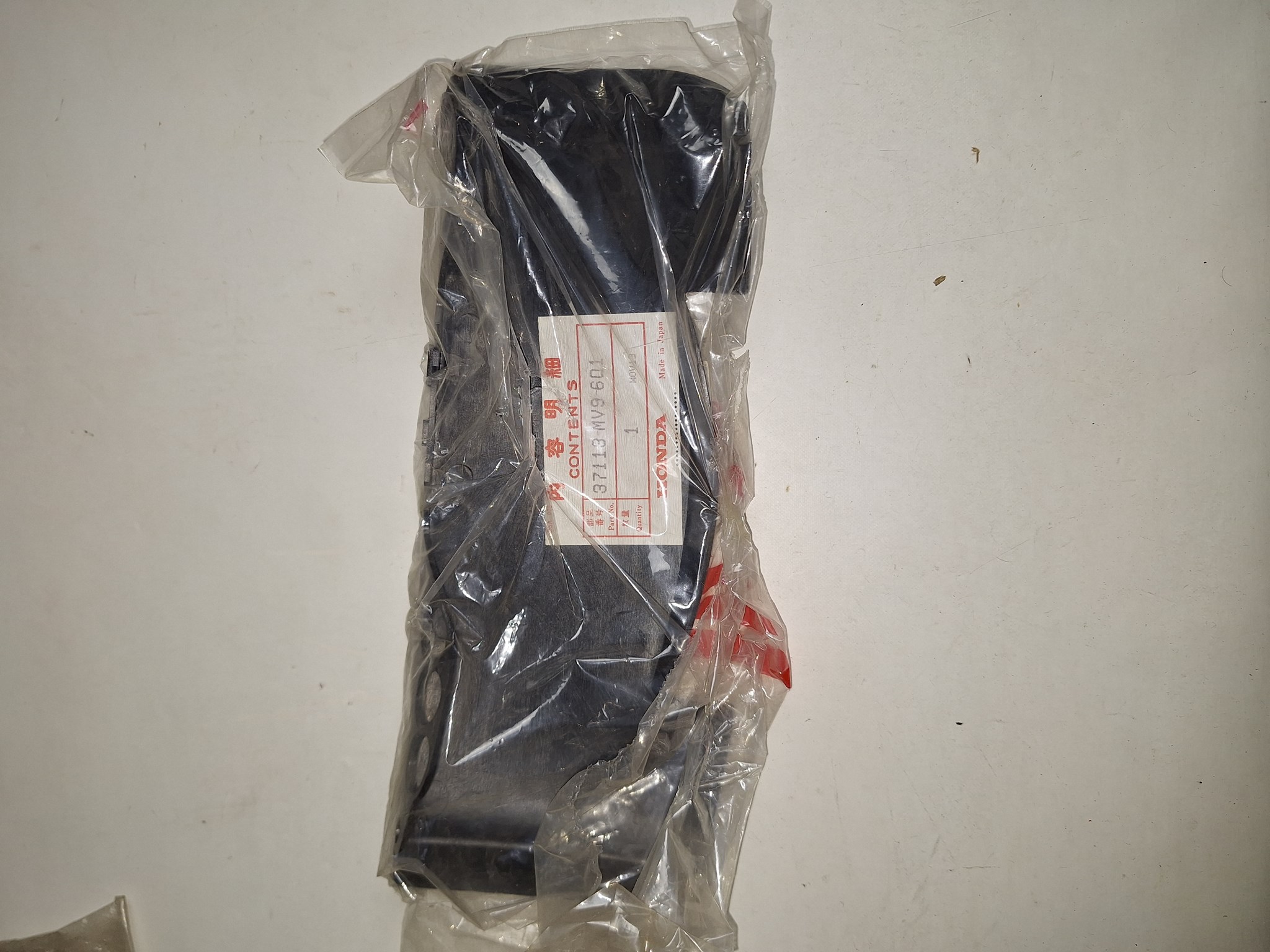 Picture of UPPER COVER  37113-MV9-601
